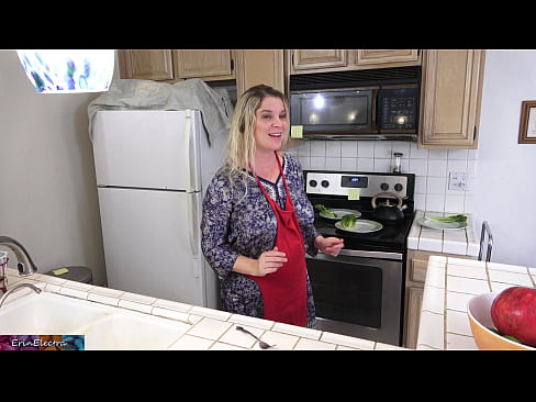 ❤️ Stepmom milking him in the kitchen before his date ❤️ Fucking video at us ☑